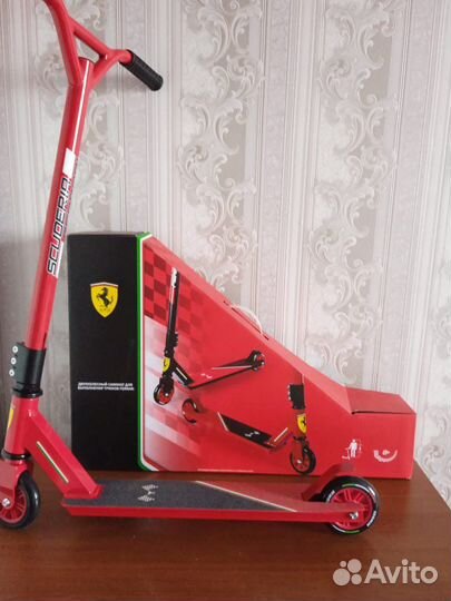 Трюковой самокат ferrari