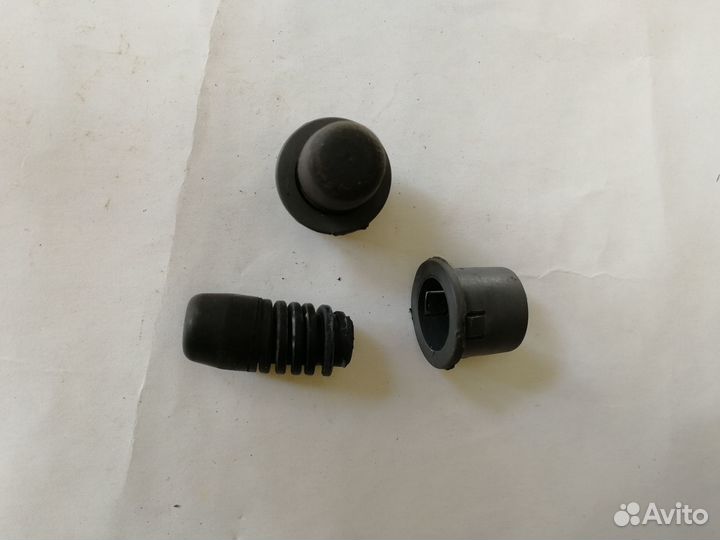 Упор для двери багажника