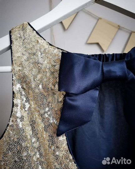 Платье на девочку нарядное 140