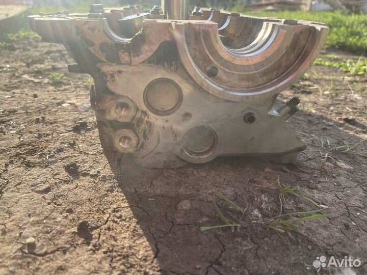 Гбц правая lc 200 2uz-fe 4,7