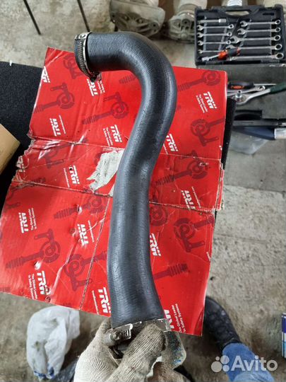 7L0145737 патрубок touareg 3.0 tdi