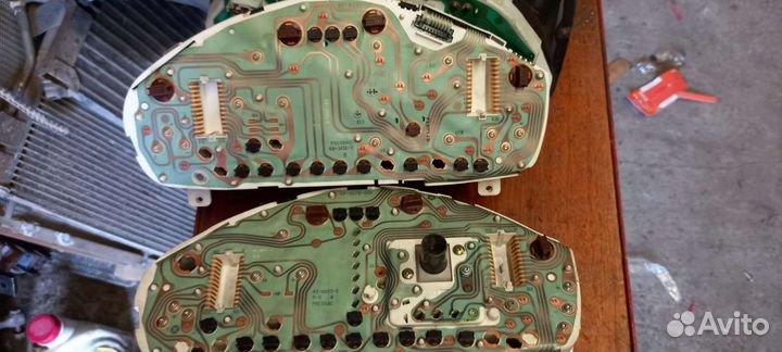 Панель приборов Mitsubishi Carisma