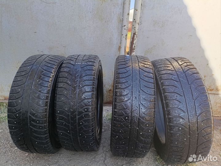 Bridgestone Ice Cruiser 7000 195/60 R15 88T