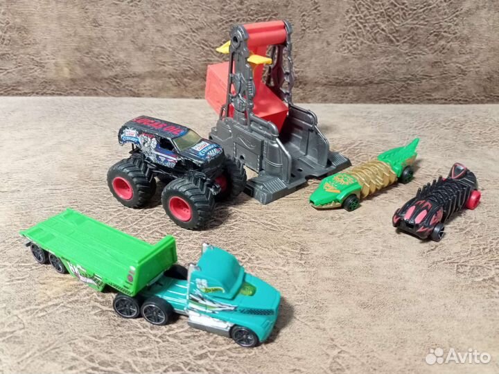 Hot wheels машинки