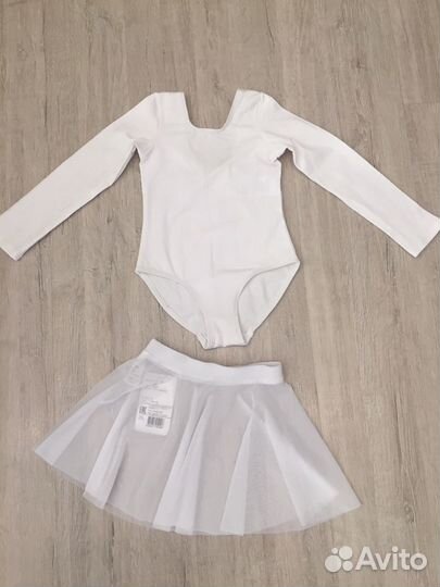 Гимнастический спортивный купальник и юбка