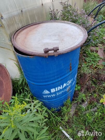 Металлическая крышка на бочку