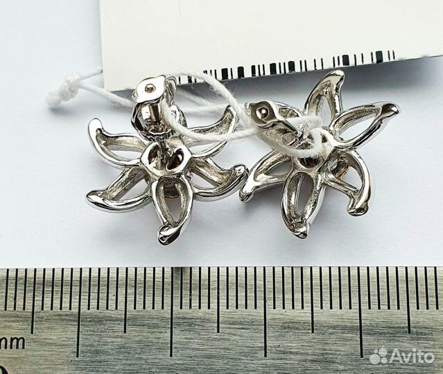 Золотые серьги с бриллиантами