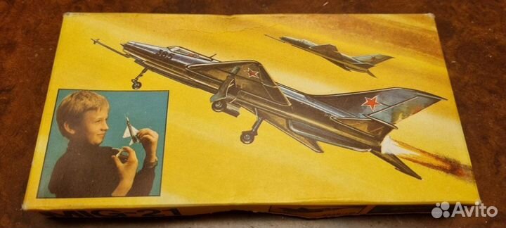 Сборная модель самолёта миг-21. гдр