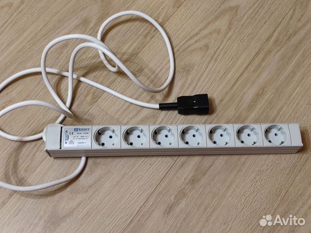 Блок 7 розеток Knurr