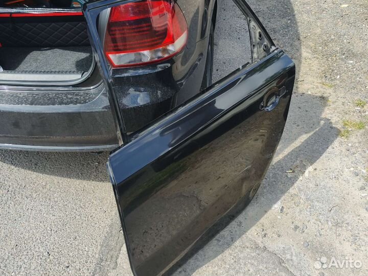 Задняя левая дверь volkswagen polo