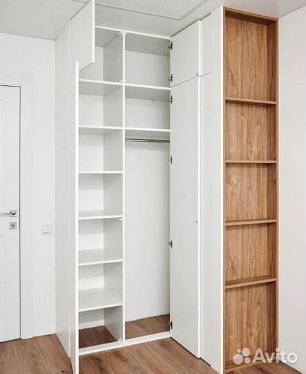 Прихожая со шкафом