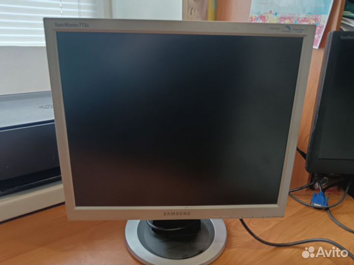 Монитор Samsung