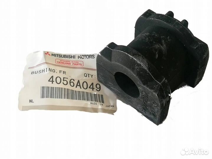 4056A049 Втулка переднего стабилизатора