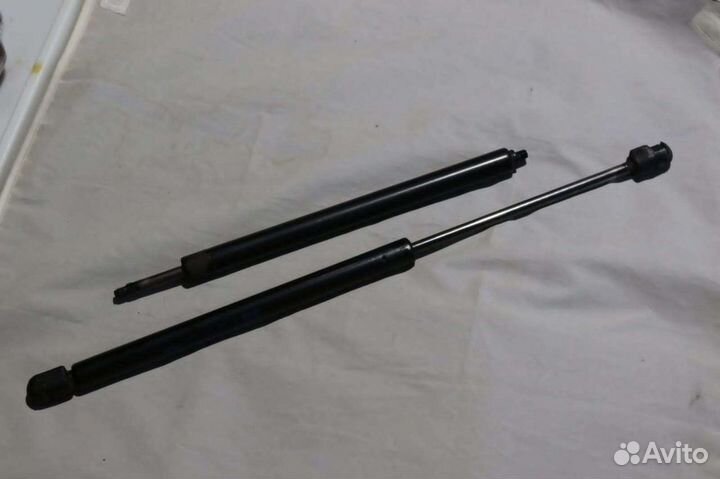 Бу стойки багажника Opel Omega B