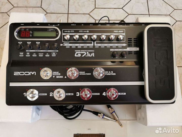 Гитарный ламповый мульти процессор zoom G7.1ut
