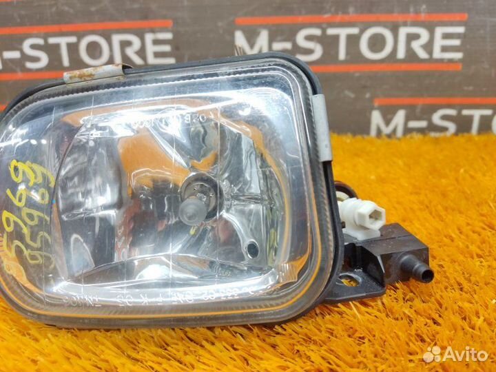 Фара противотуманная передняя левая Mercedes-Benz