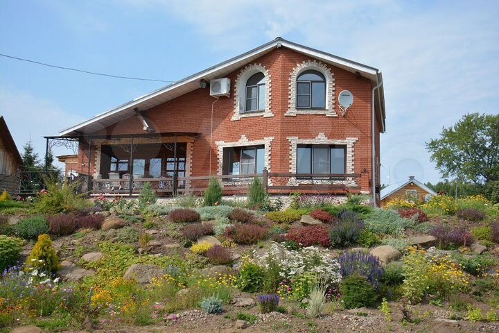 Дом 185 м² на участке 6,7 га