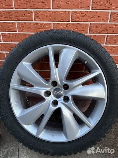 Nokian Tyres Hakkapeliitta 8 SUV 255/45 R20