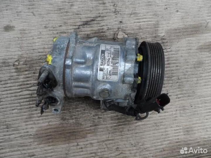 Компрессор кондиционера для jeep liberty (2002)