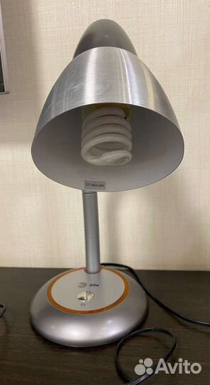 Лампа настольная