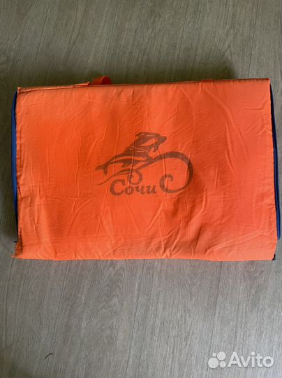 Лежак на море