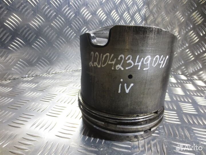 Поршень Iveco 4819773