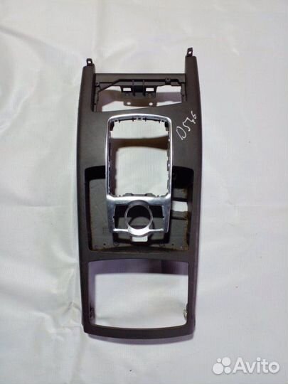 Консоль Audi Audi A6 C6 2.0 BRE TDI 2006