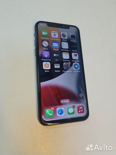 iPhone X, 64 ГБ