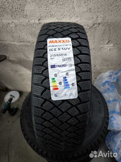 Maxxis Premitra Ice 5 SUV / SP5 215/65 R16 98T