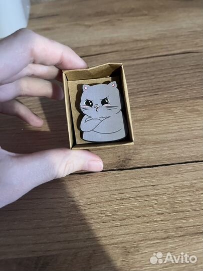 Деревянный значок