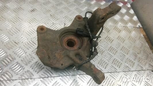 Ступица передняя правая renault megane 3 (YEA30N90