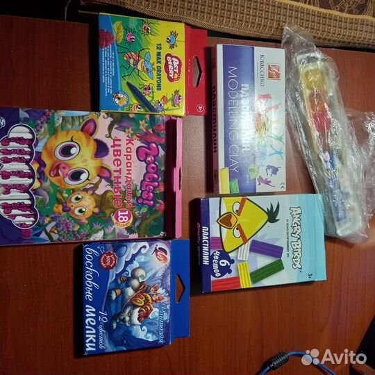 Пластилин,цв.карандаши,краски аквар