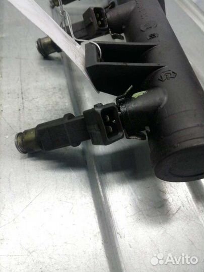 Топливная рампа Peugeot 307 универсал 2.0 2002