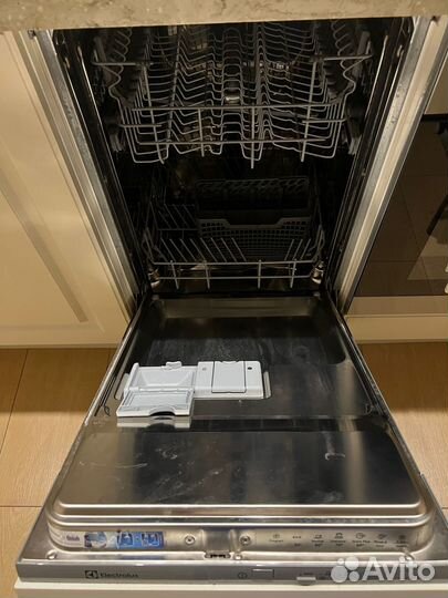 Посудомоечная машина electrolux