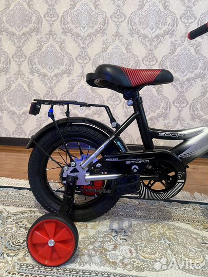 Трехколесный велосипед