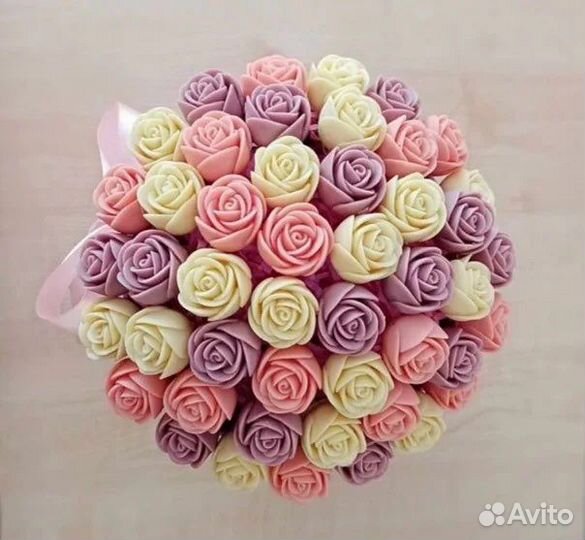 Шоколадный букет розы пионы