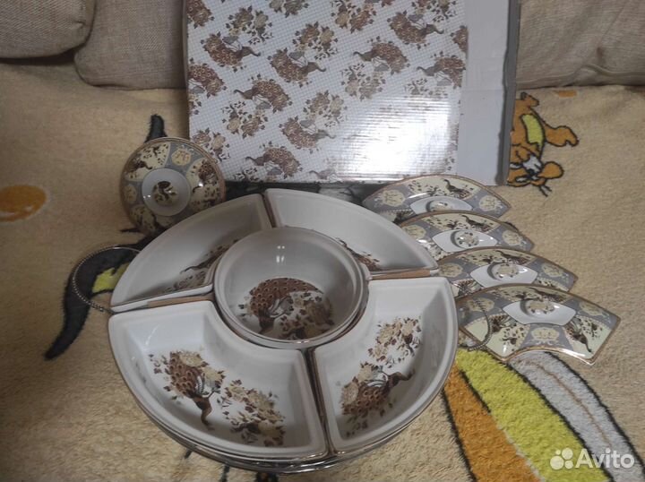 Крутящаяся конфетница,менажница