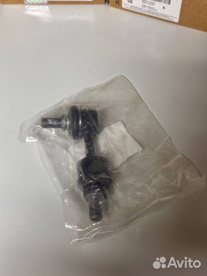 Стойка стабилизатора задняя правая Kia Carnival