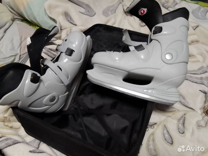 Коньки хоккейные