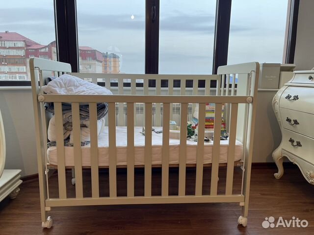 Детская кроватка