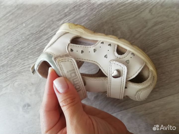 Сандали на девочку