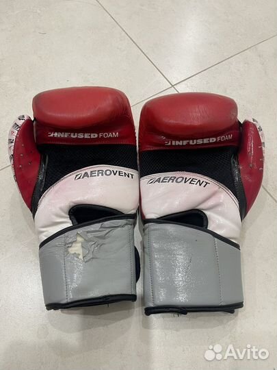 Боксерские перчатки title оригинал