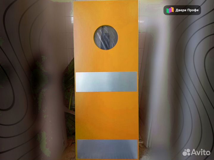 Дверь маятниковая для ресторана