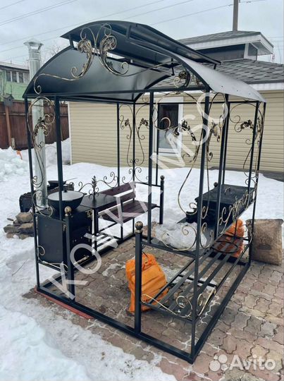 Мангал с крышей