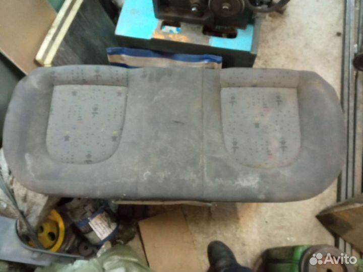 Сиденье заднее на Skoda Fabia 1