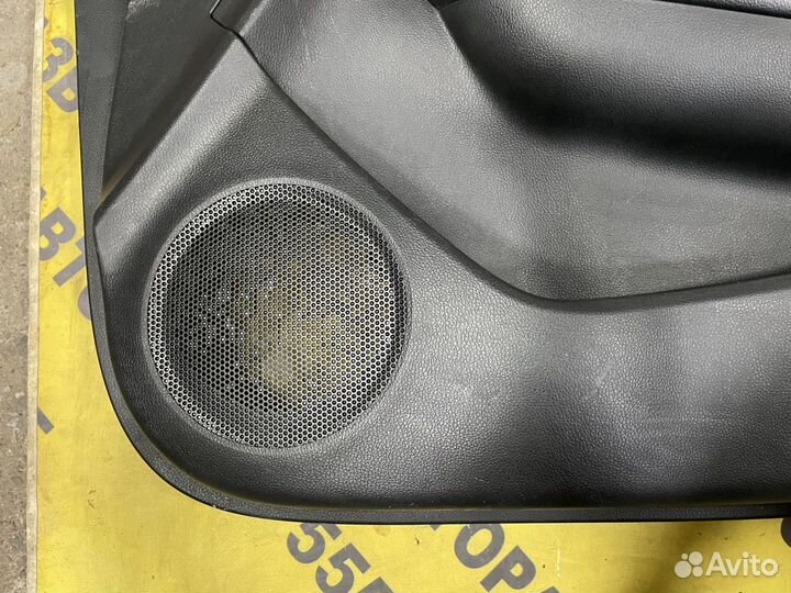 Обшивка двери передней правой Kia Rio 3