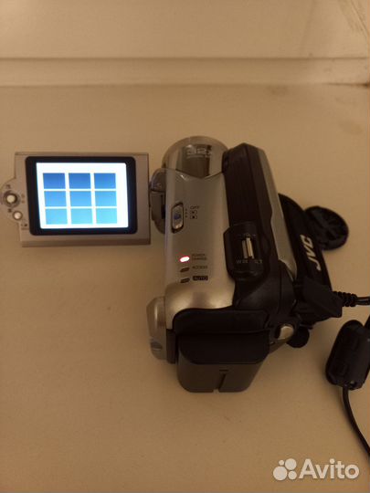 Цифровая видеокамера JVC GZ-MG21E новая