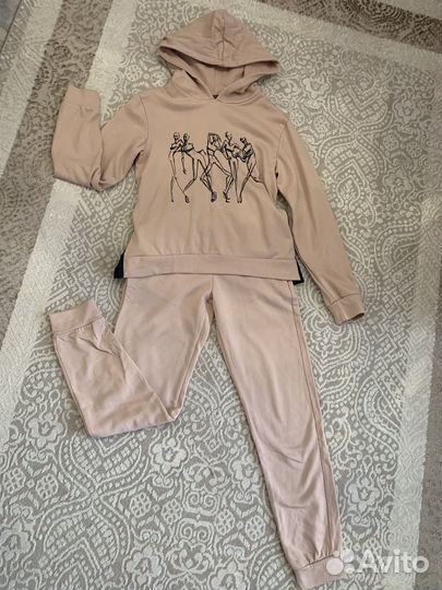 Спортивный костюм