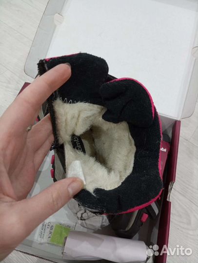 Ботинки для девочки 23р