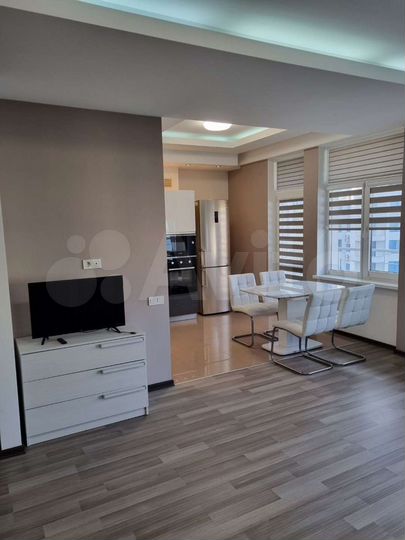 2-к. квартира, 82 м², 9/10 эт.